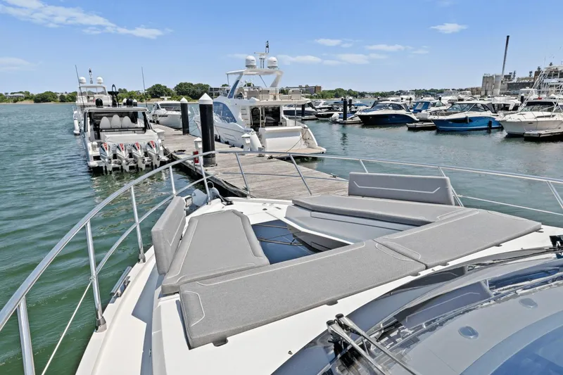 Slide: The Image of Galeon 500 Fly 2024 - 64