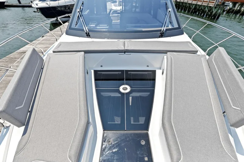 Slide: The Image of Galeon 500 Fly 2024 - 66