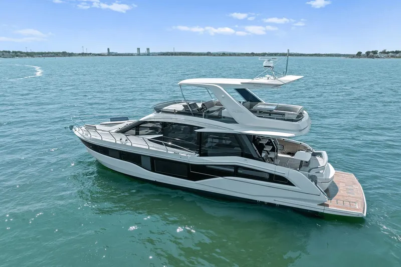 Slide: The Image of Galeon 500 Fly 2024 - 67