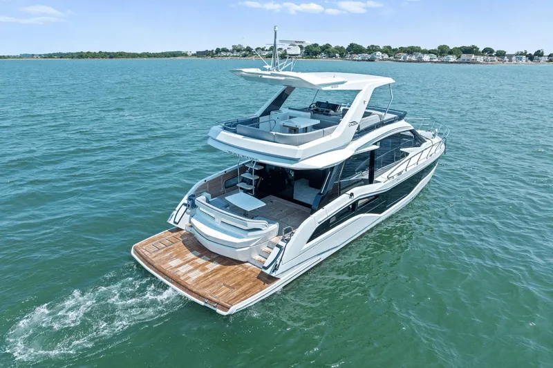 Slide: The Image of Galeon 500 Fly 2024 - 72