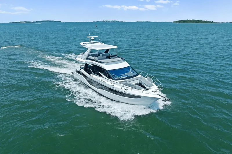 Slide: The Image of Galeon 500 Fly 2024 - 73
