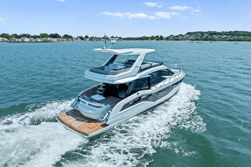 Slide: The Image of Galeon 500 Fly 2024 - 76