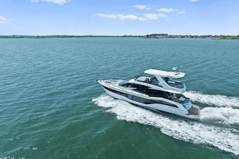Slide: The Image of Galeon 500 Fly 2024 - 78