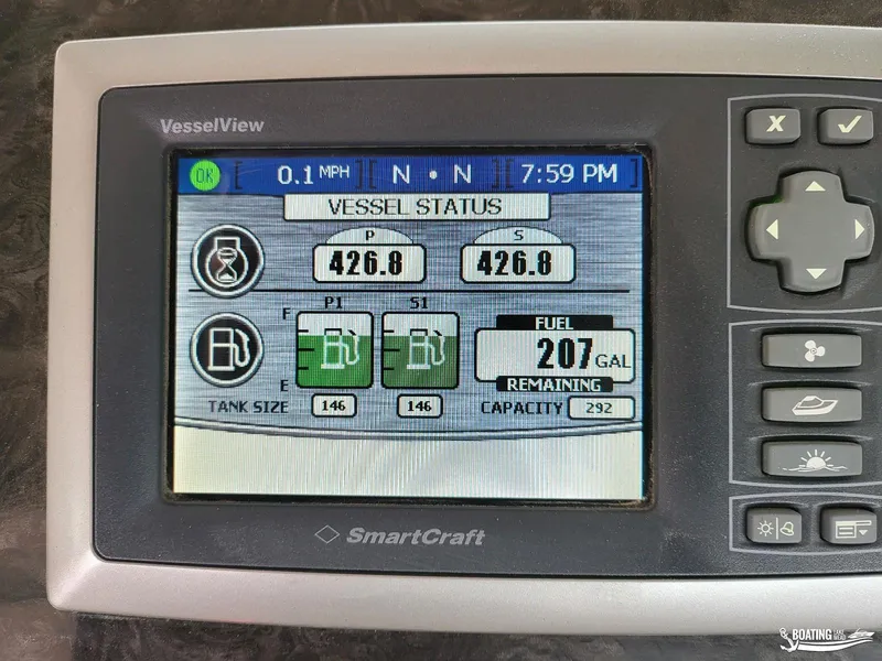 Slide: The Image of Sea Ray 450 Sundancer 2012 VesselView display showing fuel status and tank size. - 14