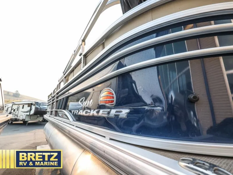Slide: The Image of 2022 Tracker 22 XP3 PARTY BARGE pontoon boat at Bretz RV & Marine. - 9