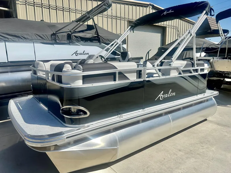 The Image of Avalon 15' Electric Venture Cruise w/ 6.0 Torqueedo! 2024 - 1