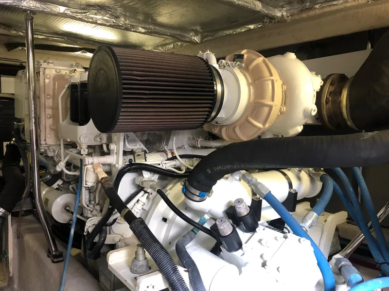 Slide: The Image of Engine room of a 2006 Sea Ray 52 Sedan Bridge yacht. - 39