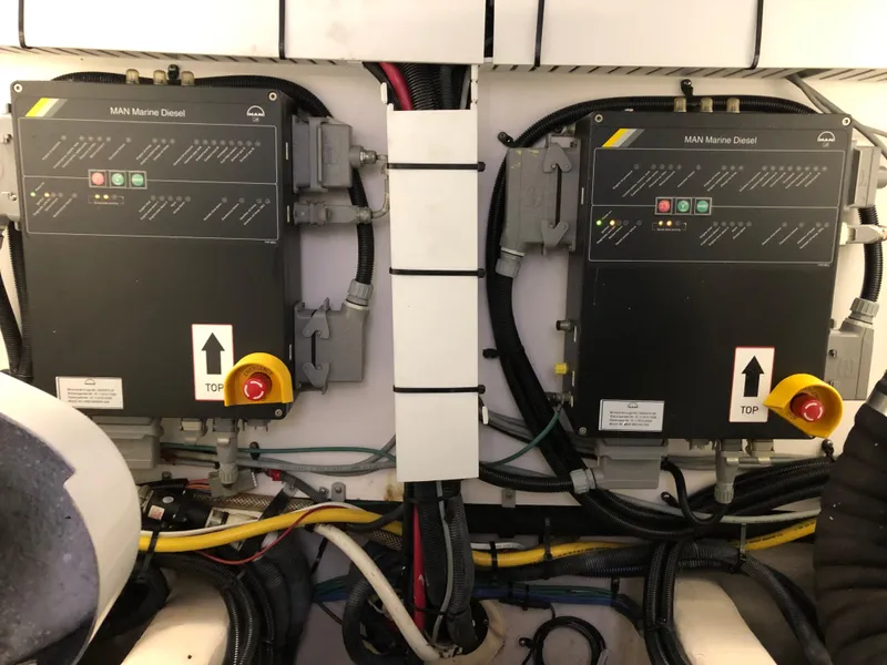 Slide: The Image of Sea Ray 52 Sedan Bridge 2006 - 51