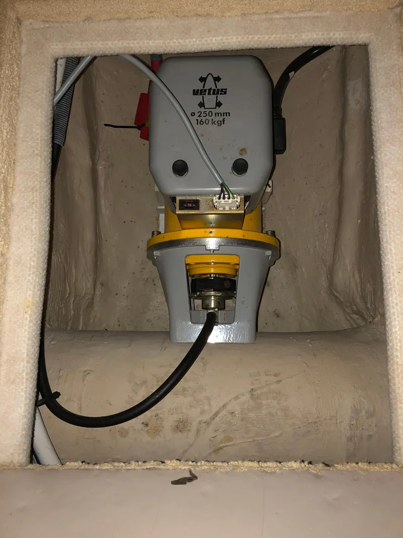 Slide: The Image of Sea Ray 52 Sedan Bridge 2006 - 52