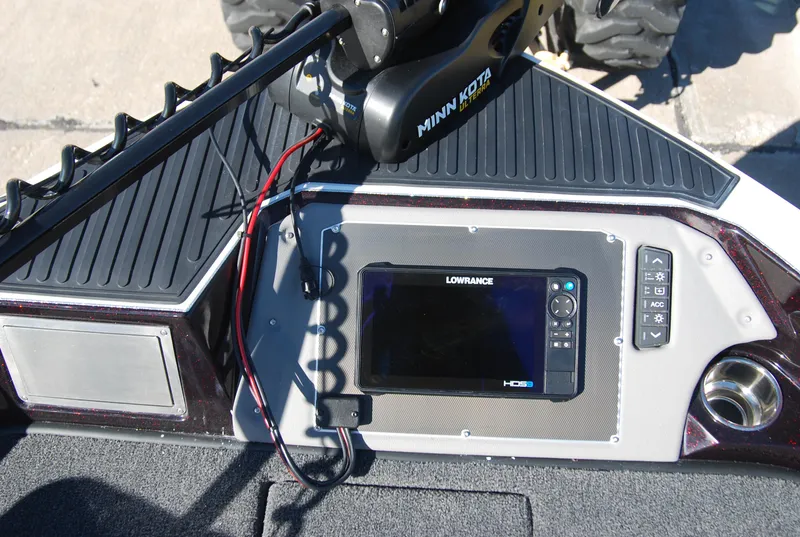 Slide: The Image of 2024 Ranger 620FS Pro boat console with Lowrance HDS display and Minn Kota trolling motor. - 8