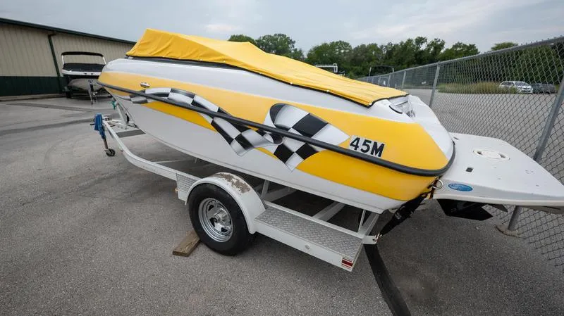 Slide: The Image of Crownline Boats 180 BR 2008 - 16