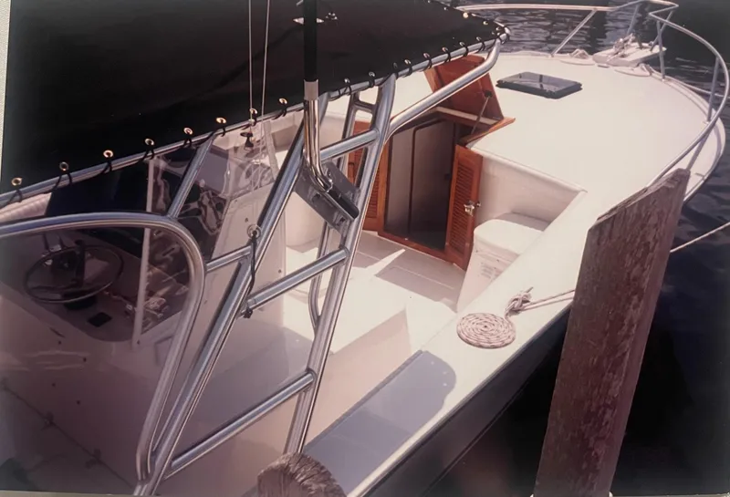 Slide: The Image of Stuart Angler 32 Center Console/Cutty 2000 - 55