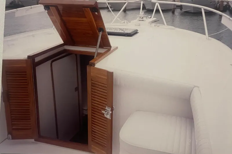 Slide: The Image of Stuart Angler 32 Center Console/Cutty 2000 - 56