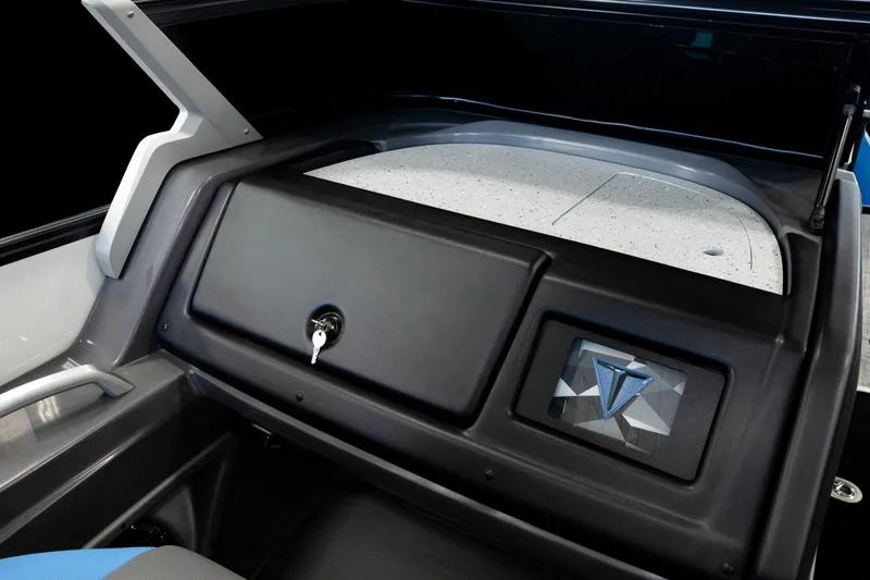 Slide: The Image of 2025 Trifecta 25 Sport RF9 DC 3.0+ dashboard with sleek design and modern controls. - 11