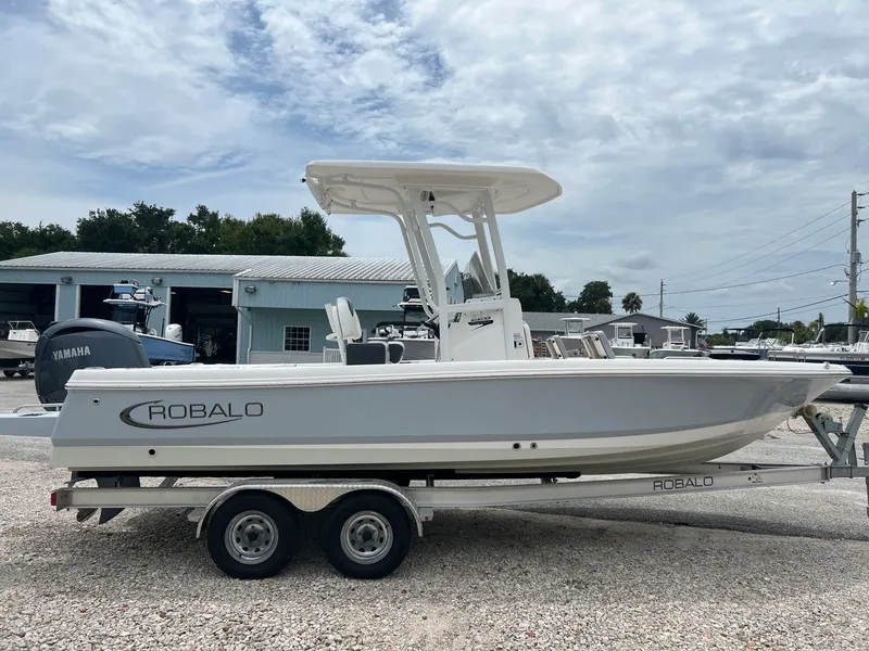 The Image of Robalo 226 Cayman 2024 - 0