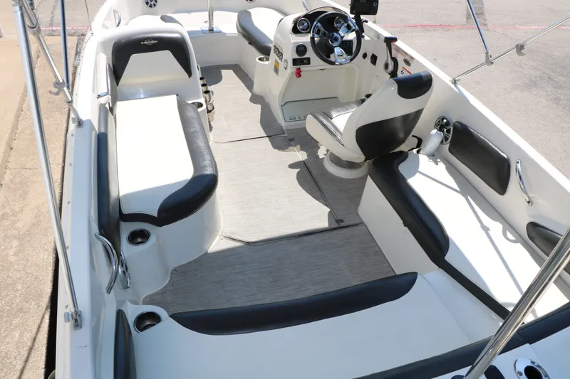 Slide: The Image of Stingray 182 SC 2017 - 12