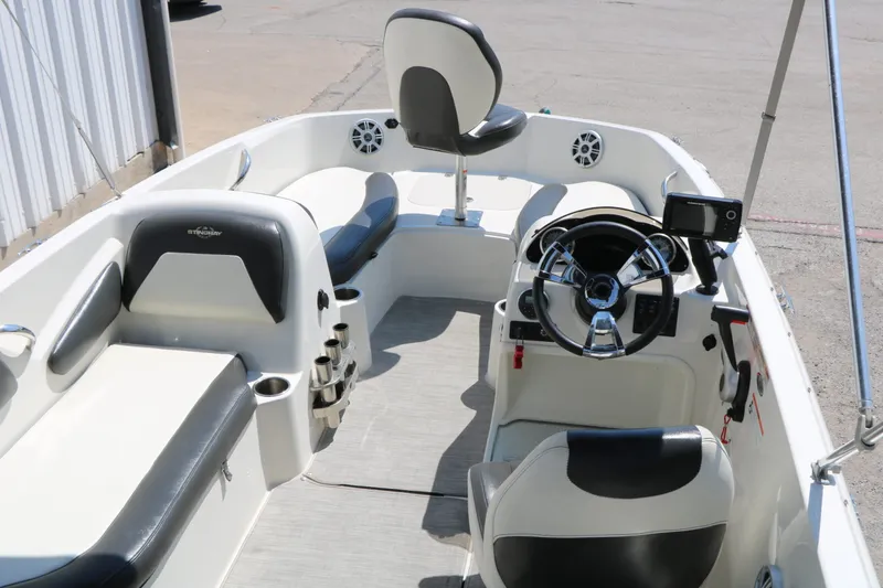 Slide: The Image of Stingray 182 SC 2017 - 16