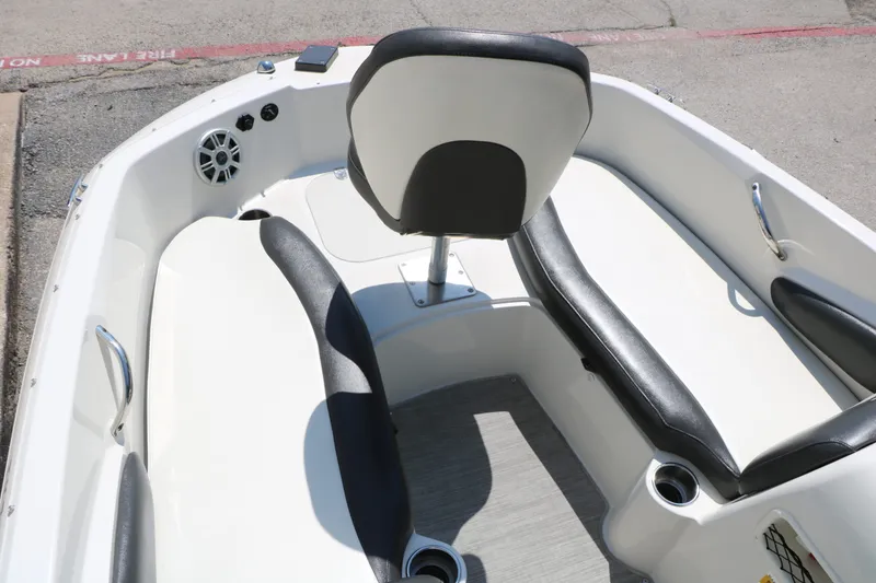 Slide: The Image of Stingray 182 SC 2017 - 18