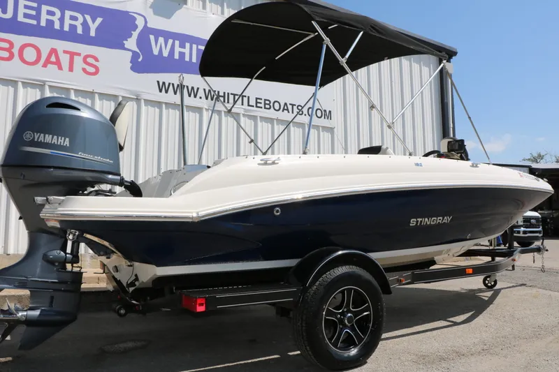 Slide: The Image of Stingray 182 SC 2017 - 2