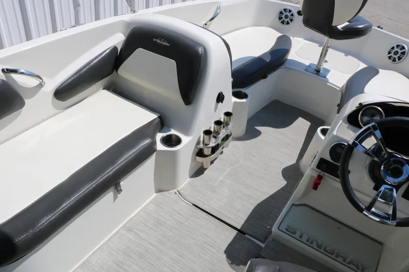 Slide: The Image of Stingray 182 SC 2017 - 28