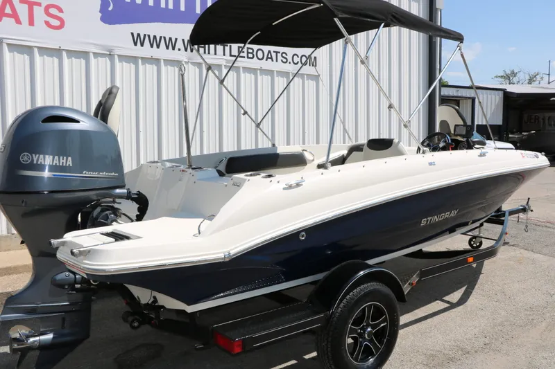 Slide: The Image of Stingray 182 SC 2017 - 3