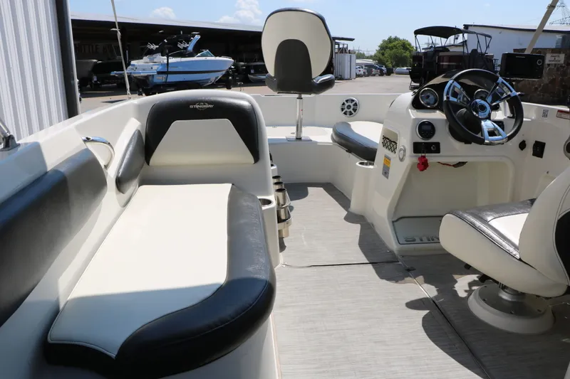 Slide: The Image of Stingray 182 SC 2017 - 31