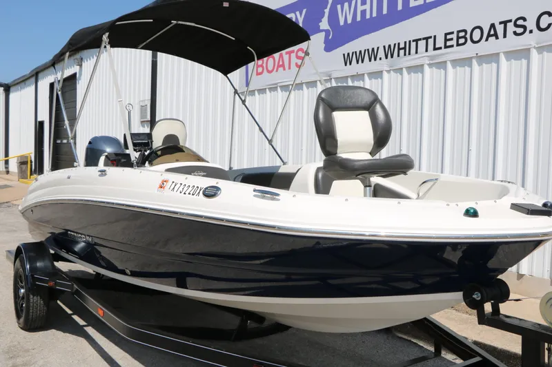 Slide: The Image of Stingray 182 SC 2017 - 5