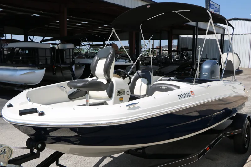 Slide: The Image of Stingray 182 SC 2017 - 6