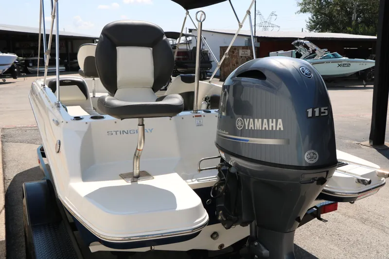 Slide: The Image of Stingray 182 SC 2017 - 8