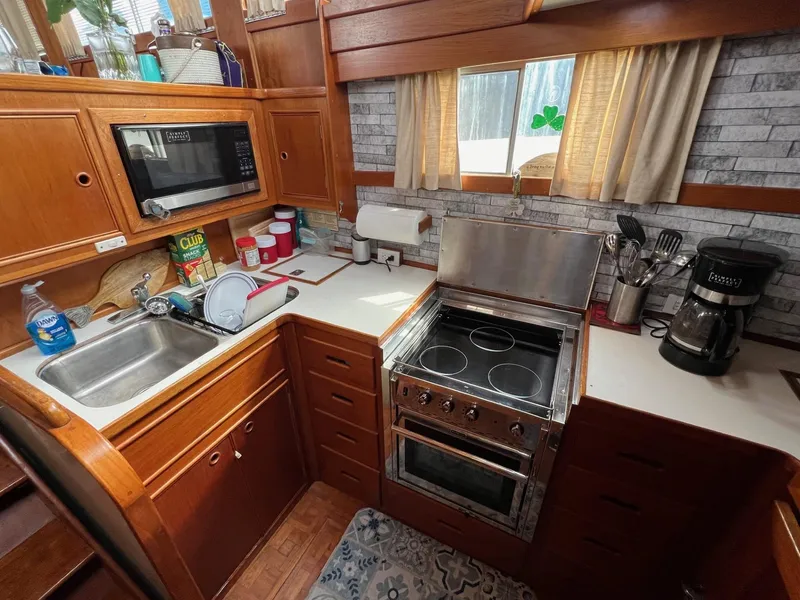 Slide: The Image of Grand Banks 49 Classic - 25