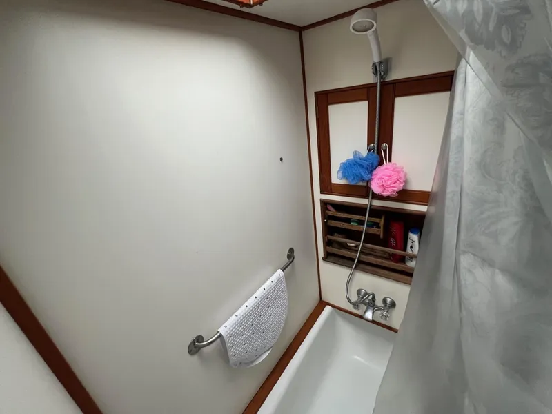 Slide: The Image of Grand Banks 49 Classic - 34