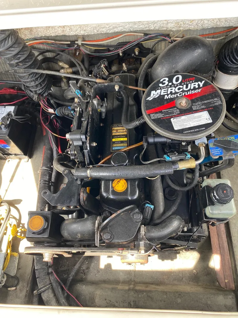 Slide: The Image of 2008 Glastron 175 MX boat engine, 3.0L Mercury MerCruiser. - 20