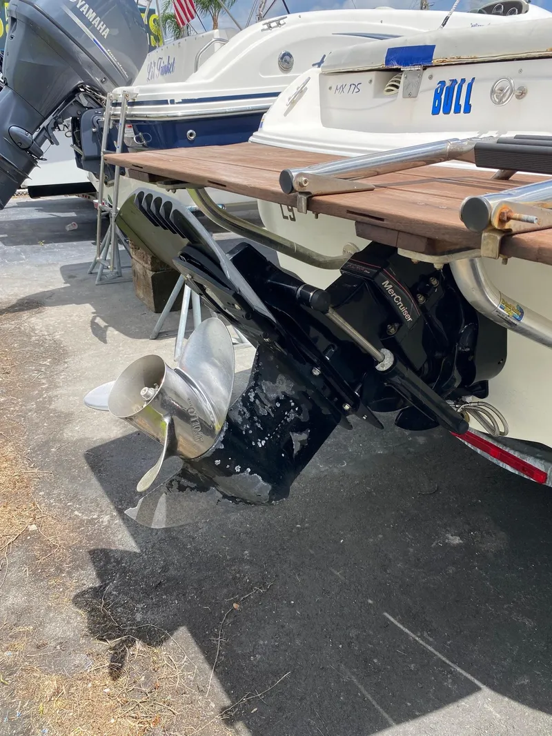 Slide: The Image of 2008 Glastron 175 MX boat with Yamaha outboard motor and propeller. - 23