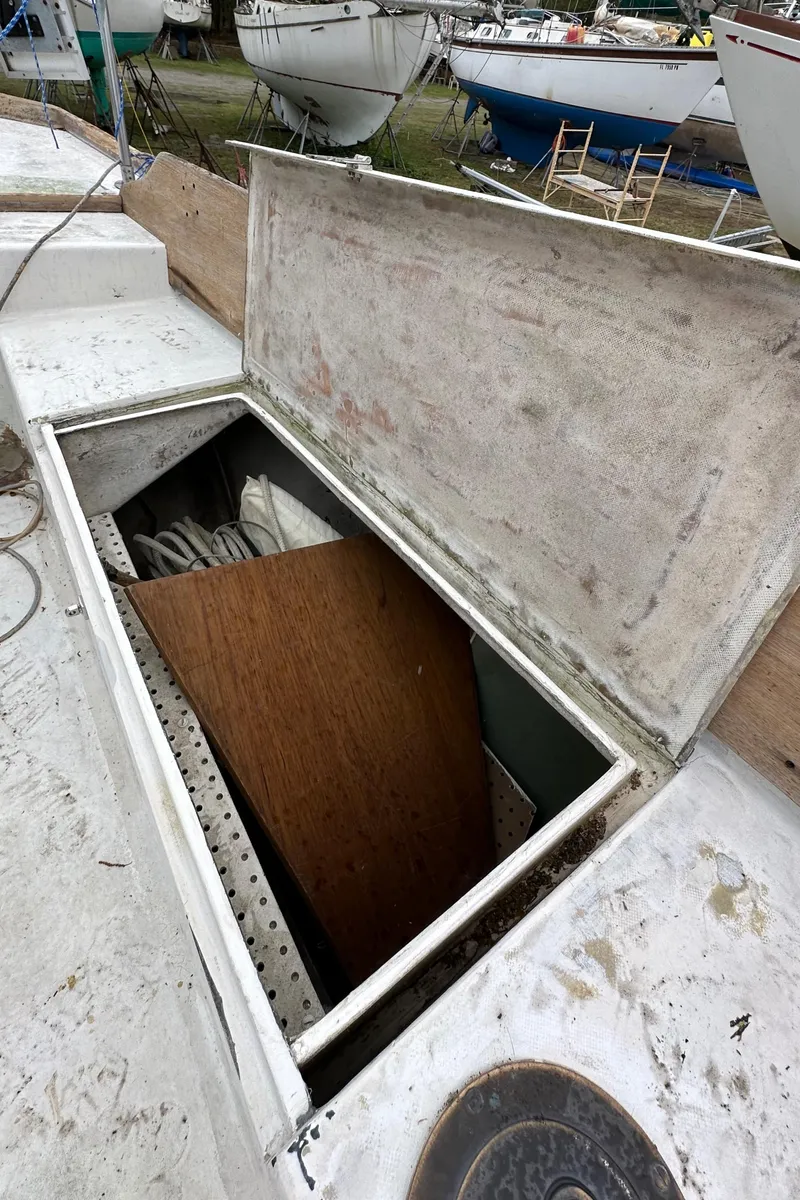 Slide: The Image of 1966 Pearson Vanguard 32' - 5