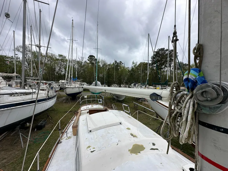 Slide: The Image of 1966 Pearson Vanguard 32' - 7