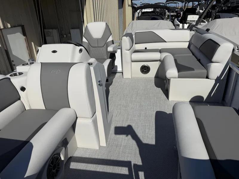 Slide: The Image of Avalon Venture - 15 FT Cruise w/ 6.0 Torqeedo Electric Motor! 2024 - 4