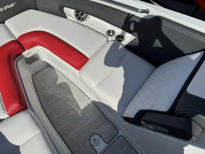 Slide: The Image of Crownline Boats 290 SS 2024 - 17