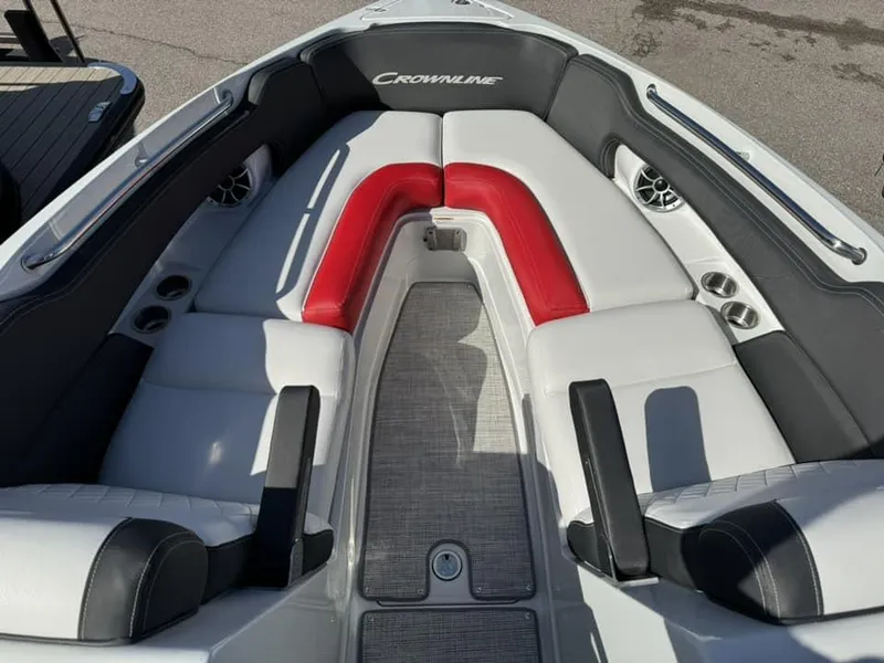 Slide: The Image of Crownline Boats 290 SS 2024 - 20