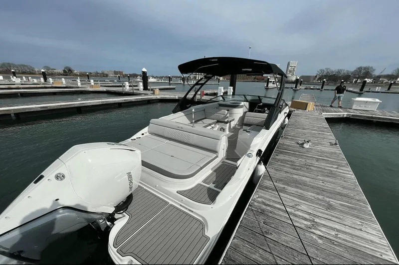 Slide: The Image of Sea Ray 270 SDX Outboard 2023 - 2