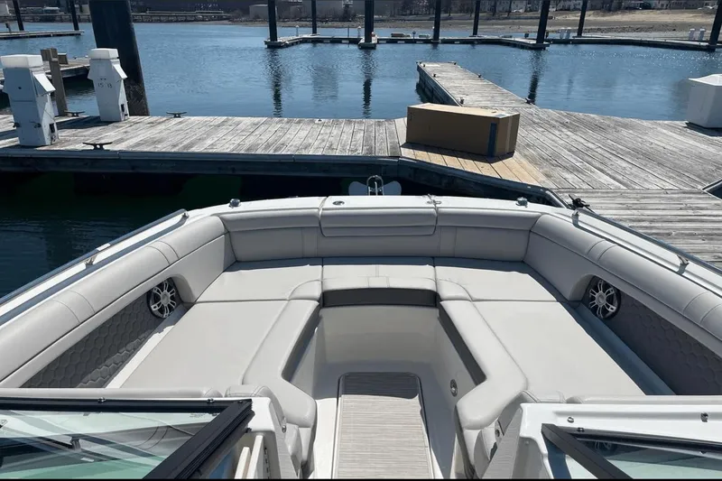 Slide: The Image of Sea Ray 270 SDX Outboard 2023 - 5