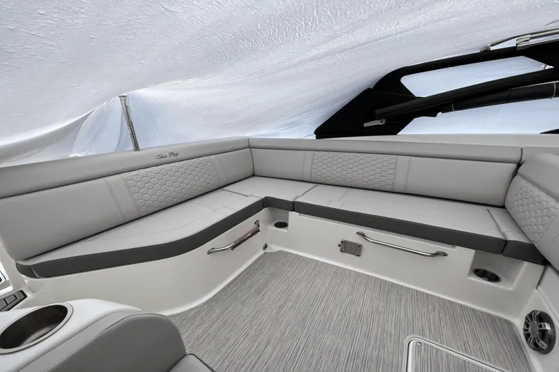 Slide: The Image of Sea Ray 270 SDX Outboard 2023 - 7