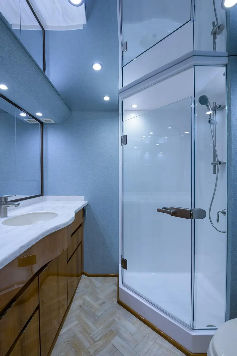 Slide: The Image of Master Head - 24