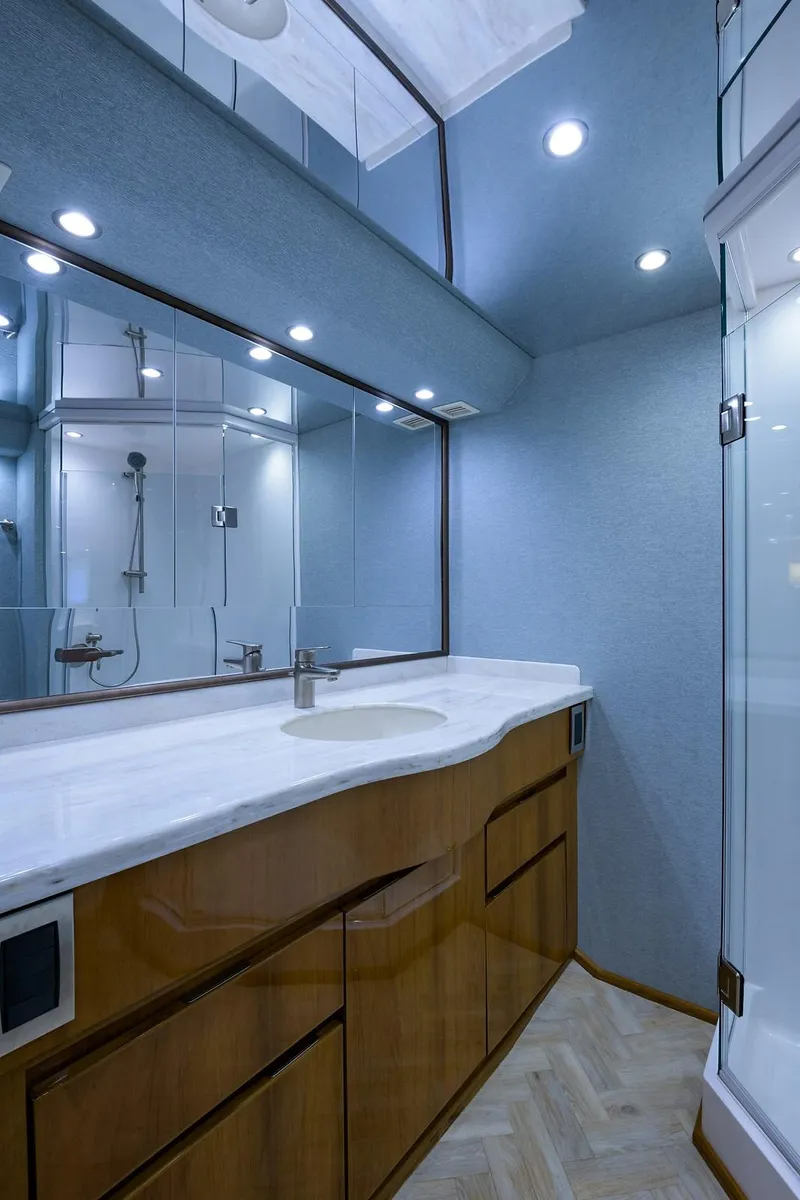 Slide: The Image of Master Head - 25