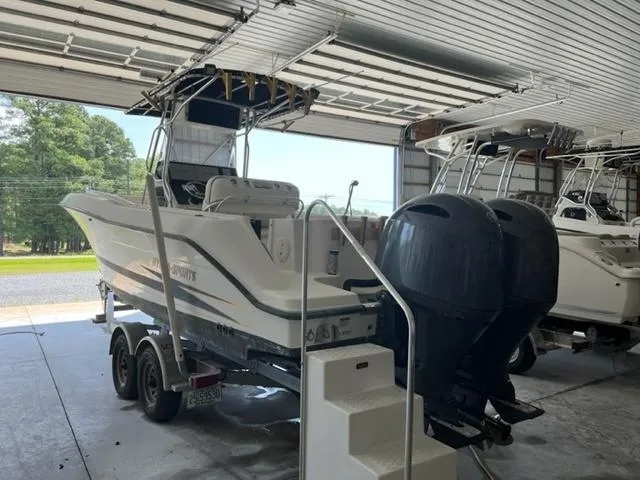 Slide: The Image of Hydra-Sports 2596CC / 2600CC Vector 2000 - 2