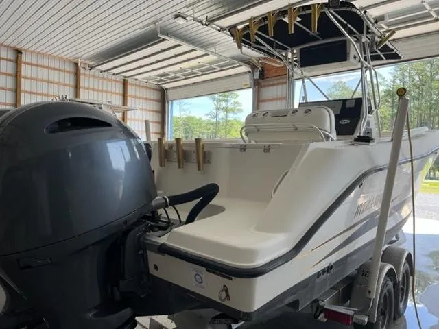 Slide: The Image of Hydra-Sports 2596CC / 2600CC Vector 2000 - 3