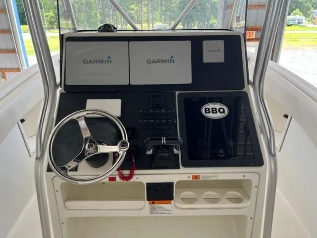 Slide: The Image of Hydra-Sports 2596CC / 2600CC Vector 2000 - 6