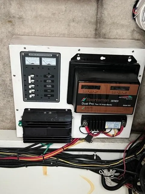 Slide: The Image of Hydra-Sports 2596CC / 2600CC Vector 2000 - 8