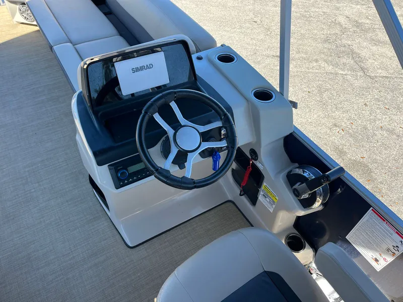 Slide: The Image of Robalo 206 Cayman 2024 - 10