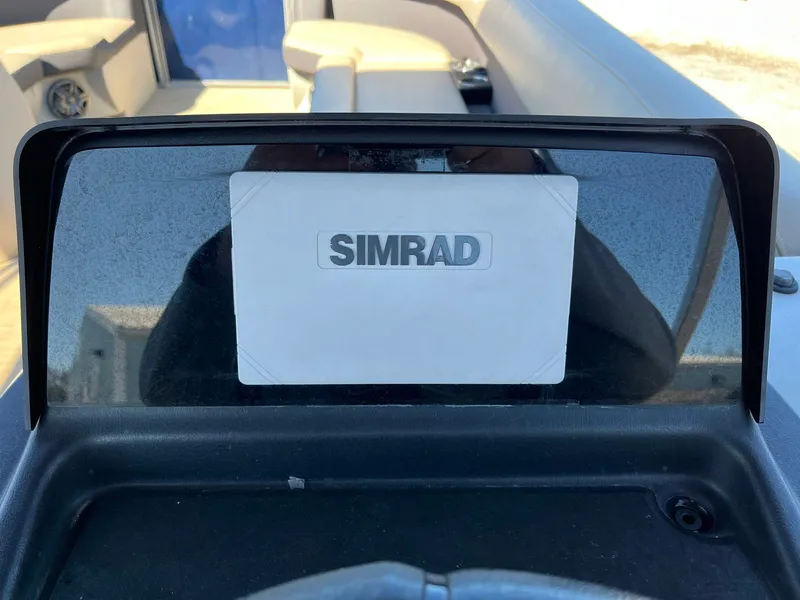 Slide: The Image of Robalo 206 Cayman 2024 - 13