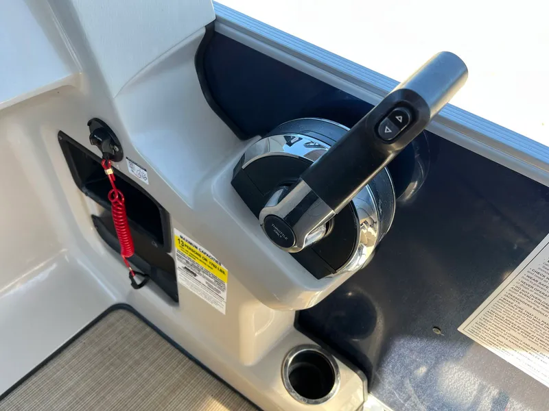 Slide: The Image of Robalo 206 Cayman 2024 - 14